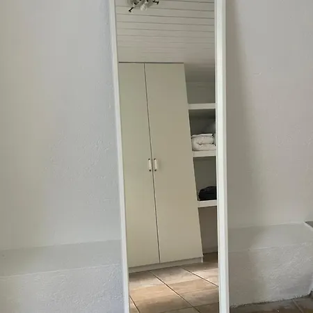 아파트 Fin Sentralt Hybel I *