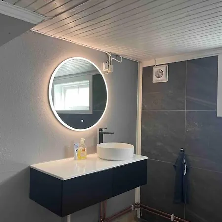 Fin Sentralt Hybel I Apartment