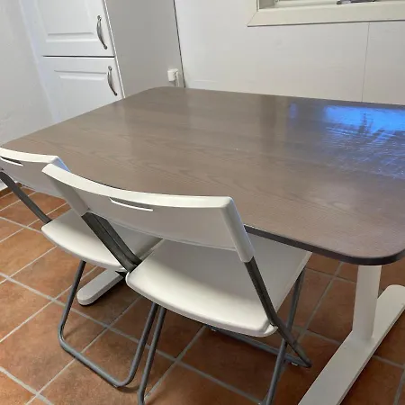 Lejlighed Fin Sentralt Hybel I *